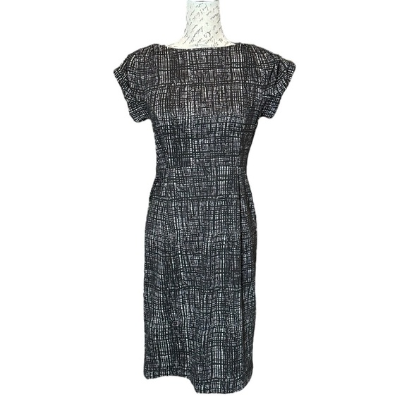 Calvin Klein Dresses & Skirts - Calvin Klein Short Sleeve Black and White Midi Dress Size 4 NWT